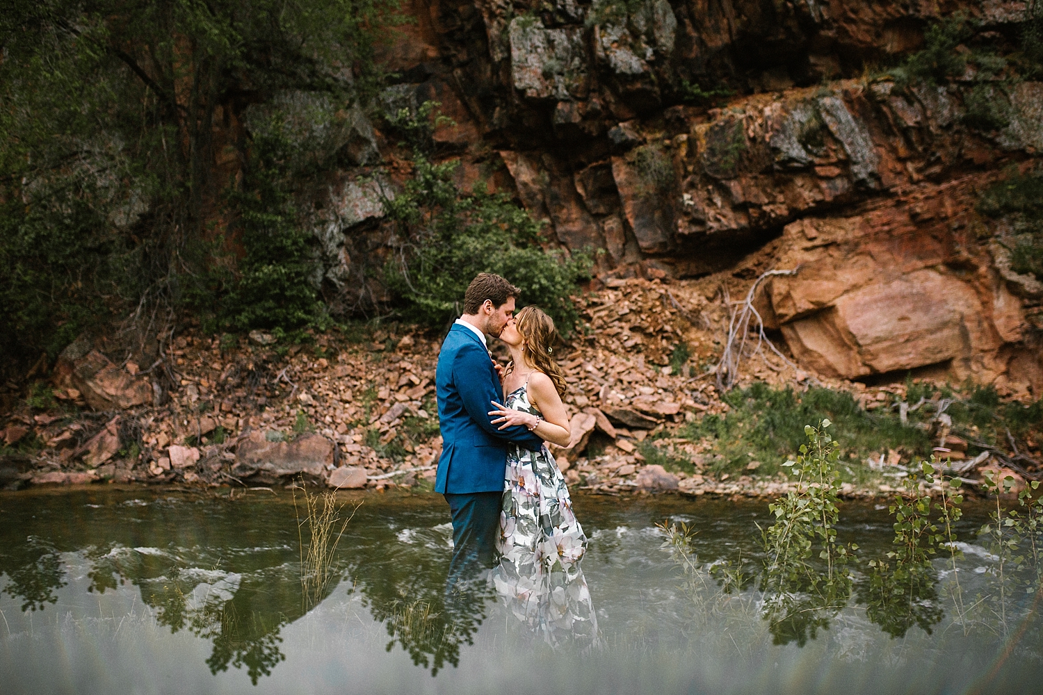 Lyons,Colorado Wedding Photographers | Lyons River Bend Wedding
