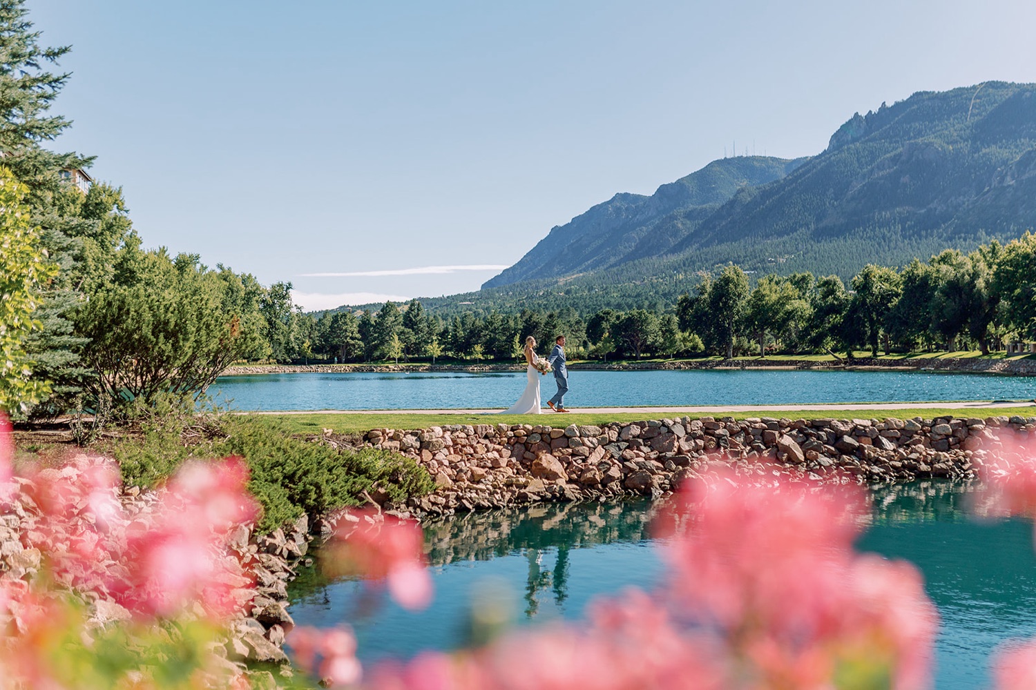 fall wedding at the broadmoor - lakeside terrace- alchemycreative.net